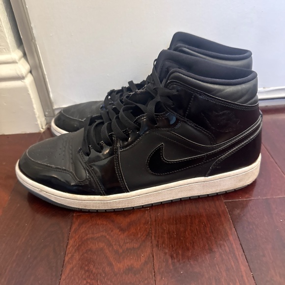 Men’s size 12 Jordan 1 Mid SpaceJam SE - Picture 5 of 7